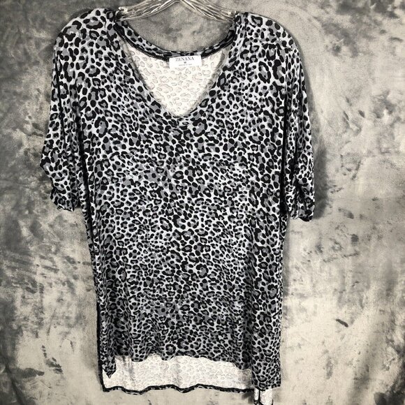 Zenana Outfitters Tops - Zenana Grey Cheetah￼ Print Loose Fit Long Length Top Women's Size Medium